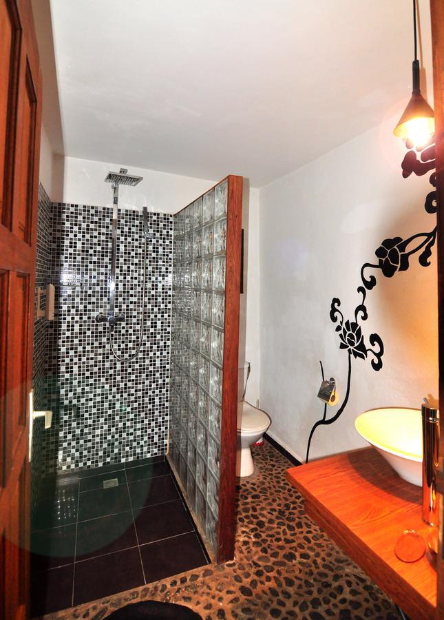 Rova Hotel Antananarivo Exteriör bild