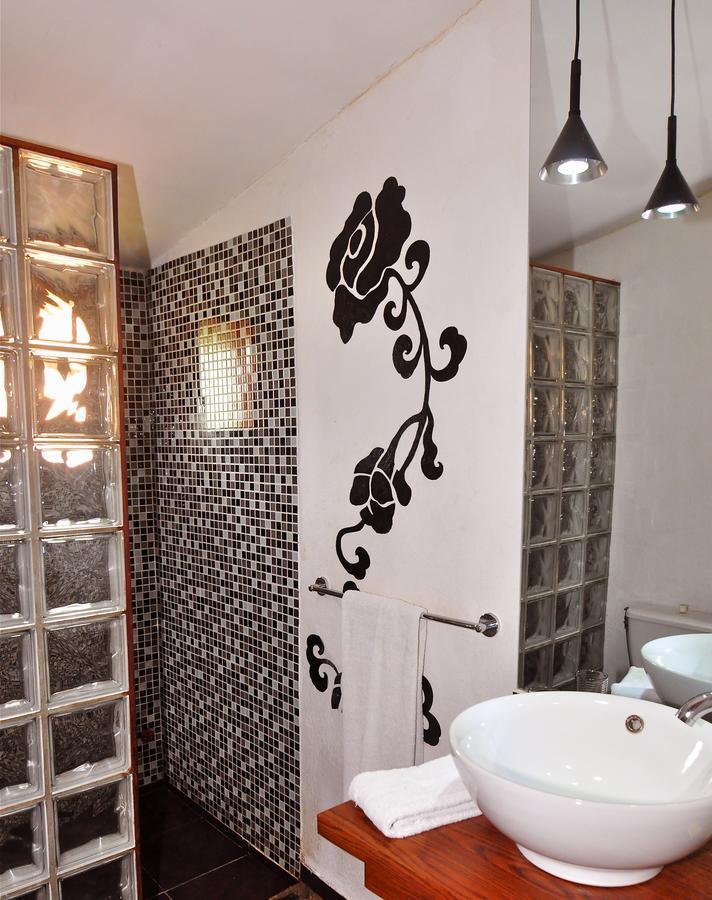 Rova Hotel Antananarivo Exteriör bild