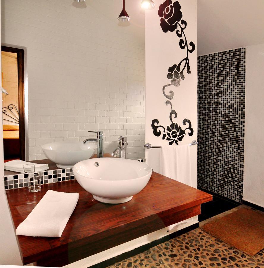 Rova Hotel Antananarivo Exteriör bild