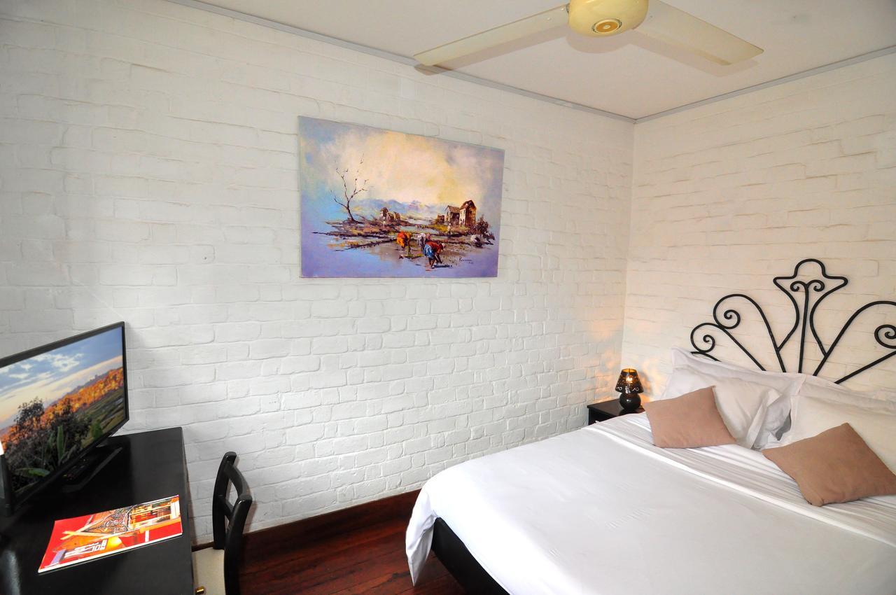 Rova Hotel Antananarivo Exteriör bild