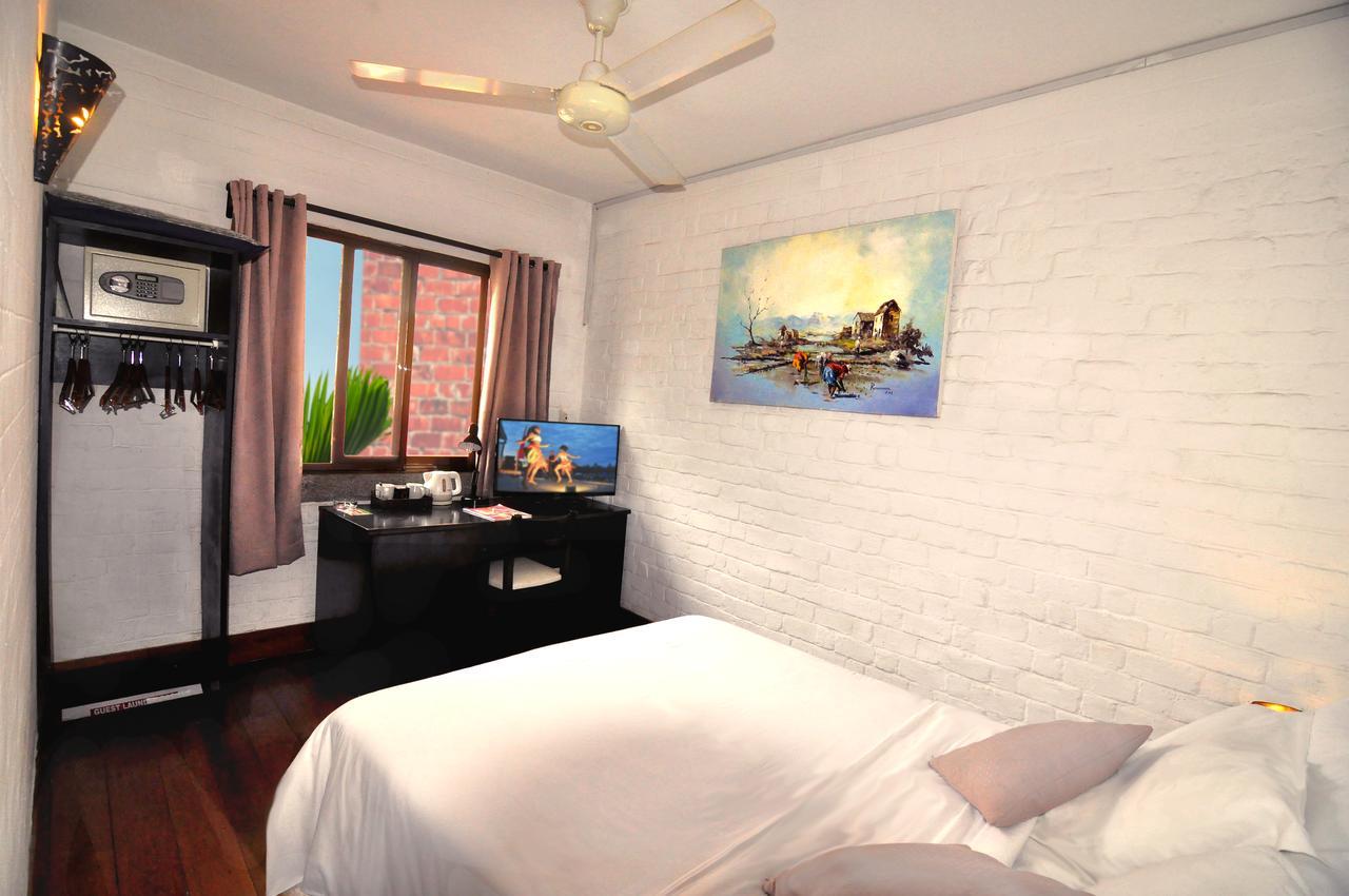 Rova Hotel Antananarivo Exteriör bild